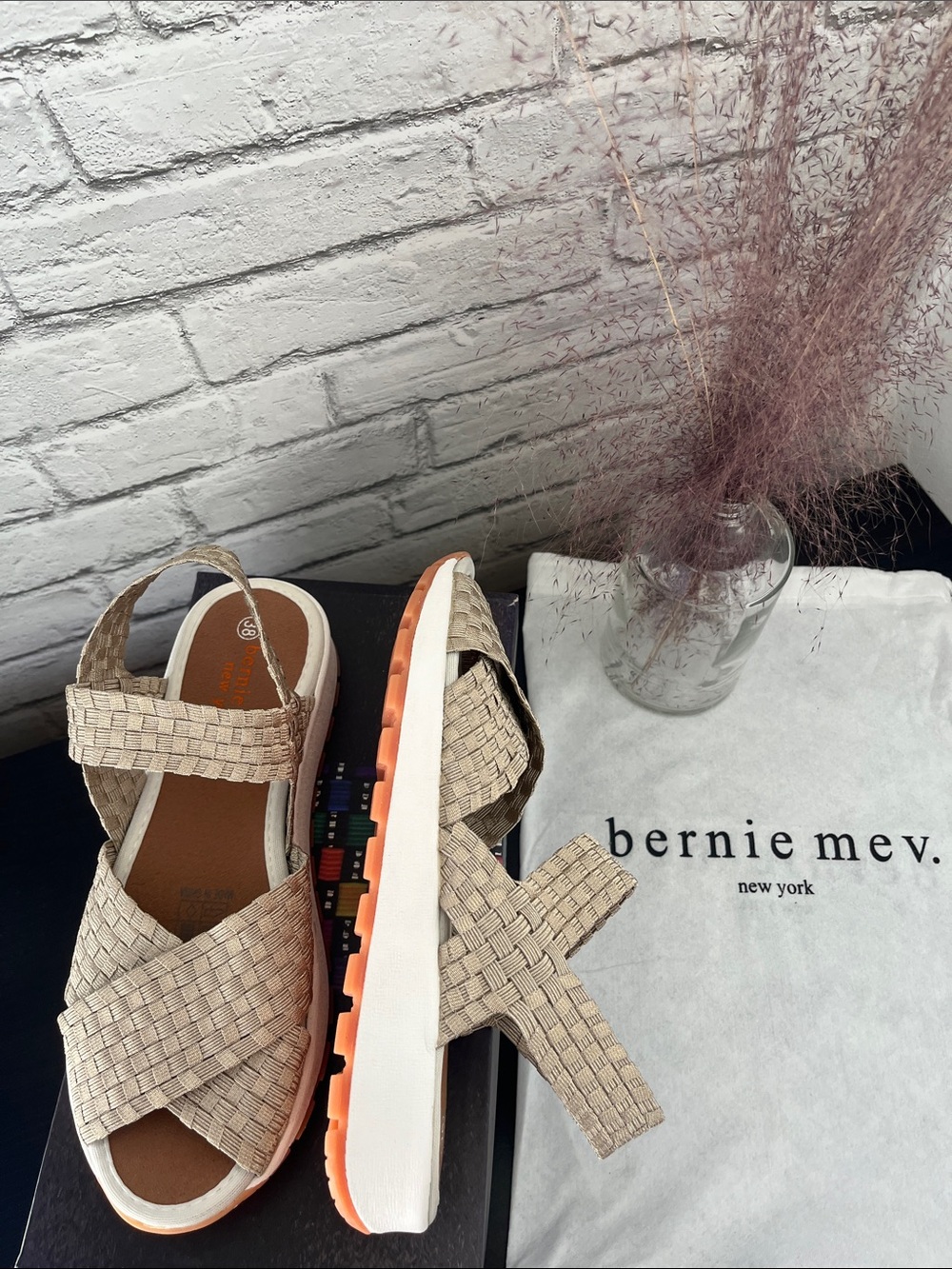 bernie mev. Light Gold Woven Kaia Sandals with Rubber Gum Sole Size eu.38 U.S. 7